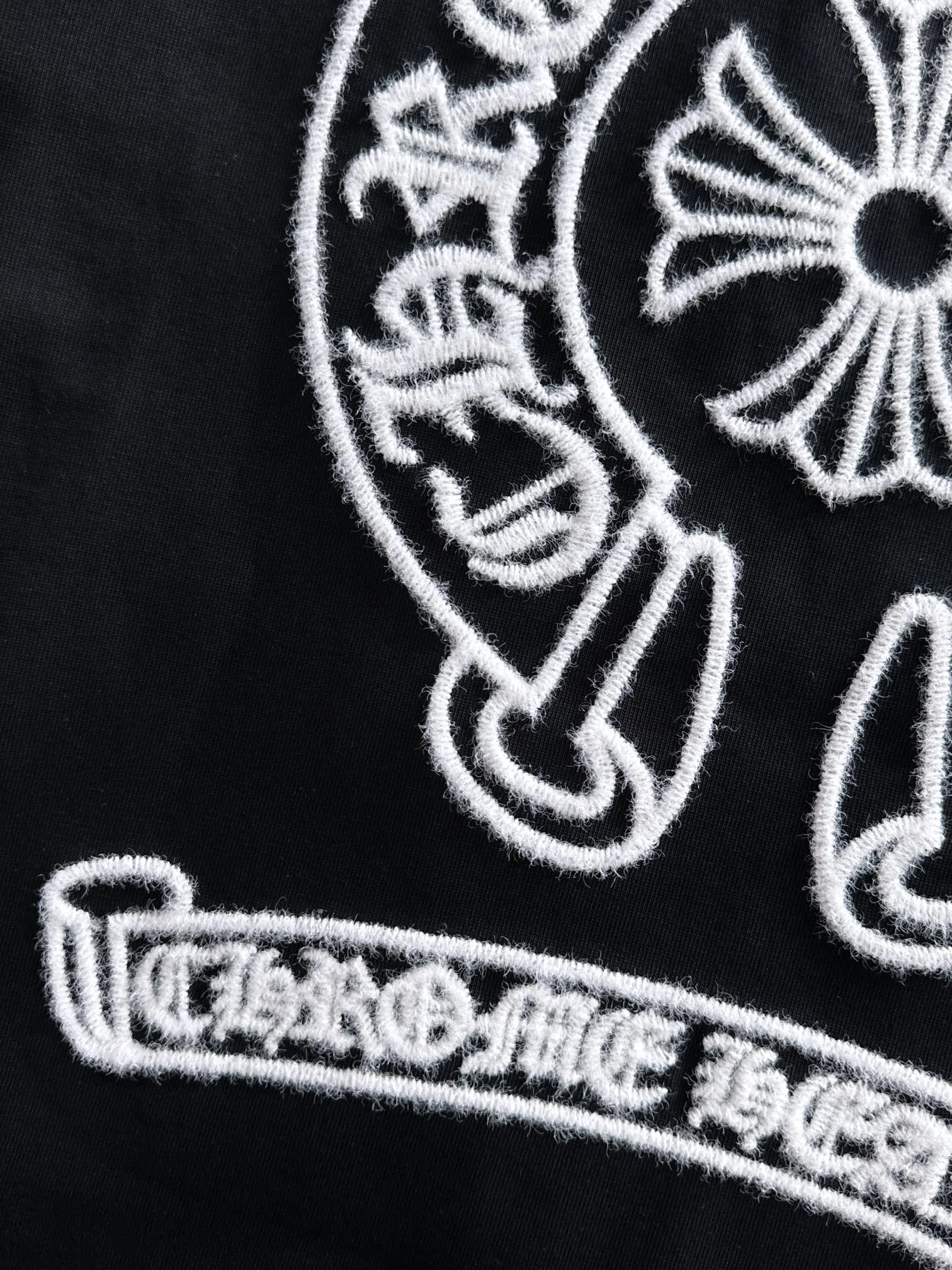 P220 Chrome Hearts* (market exclusive quality) hot style 2꯭0꯭2꯭6 new spring and autumn short sleeves ❤ Original ⌚️ high version Chrome Hearts The fabric is made of 380g high-density pure cotton custom fabric. It does not deform or shrink. The three-dimensional drape is amazing. Process introduction: Use wool embroidery technology on the front and back. Color: Black SIZE: S-XXL
